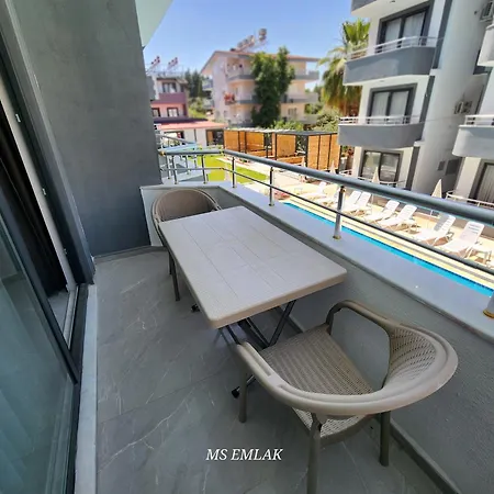 Kiralik Havuzlu 1+1 * Side