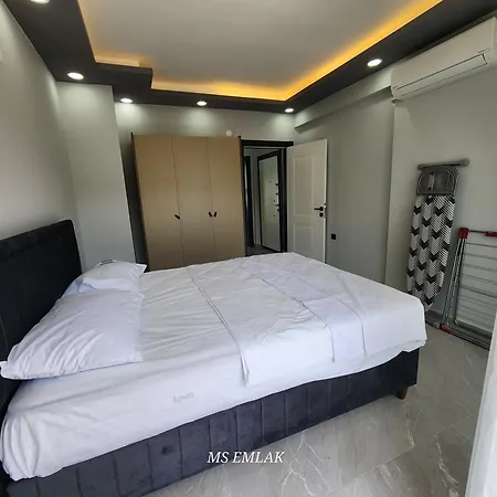 Kiralik Havuzlu 1+1 * Side