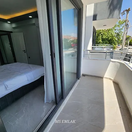 Kiralik Havuzlu 1+1 Apartment