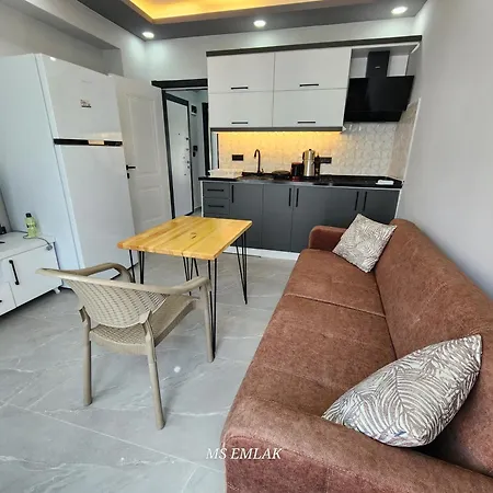 Kiralik Havuzlu 1+1 *