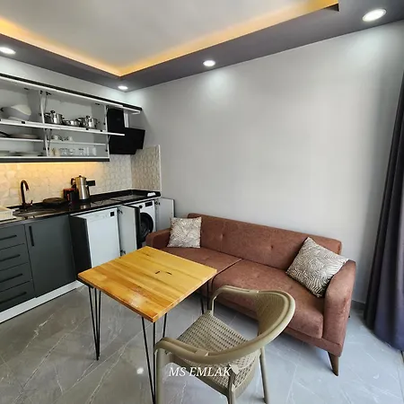 Kiralik Havuzlu 1+1 Apartment Side