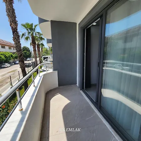 Kiralik Havuzlu 1+1 Apartment