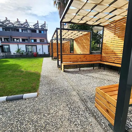 Kiralik Havuzlu 1+1 Apartman Side